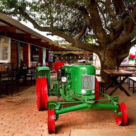 Casa Forno Country Hotel Otjiwarongo Dış mekan fotoğraf