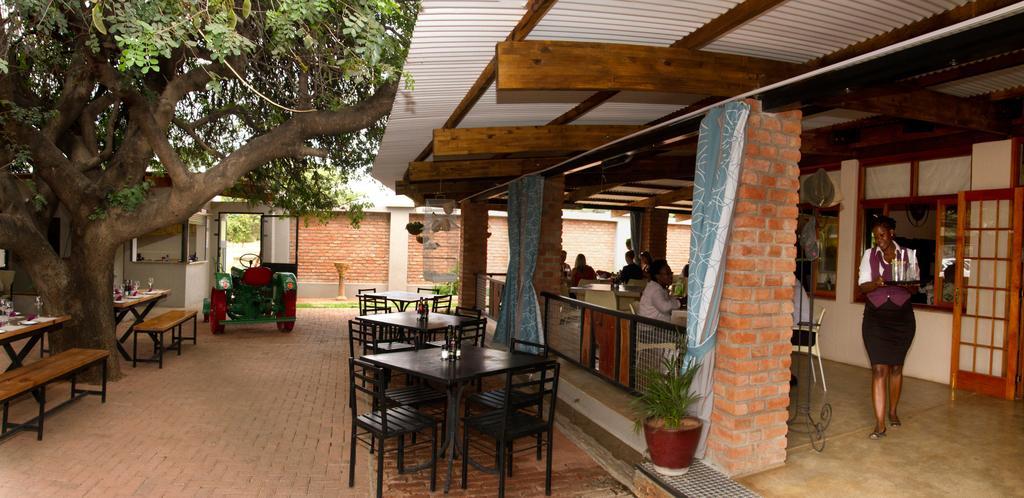 Casa Forno Country Hotel Otjiwarongo Dış mekan fotoğraf