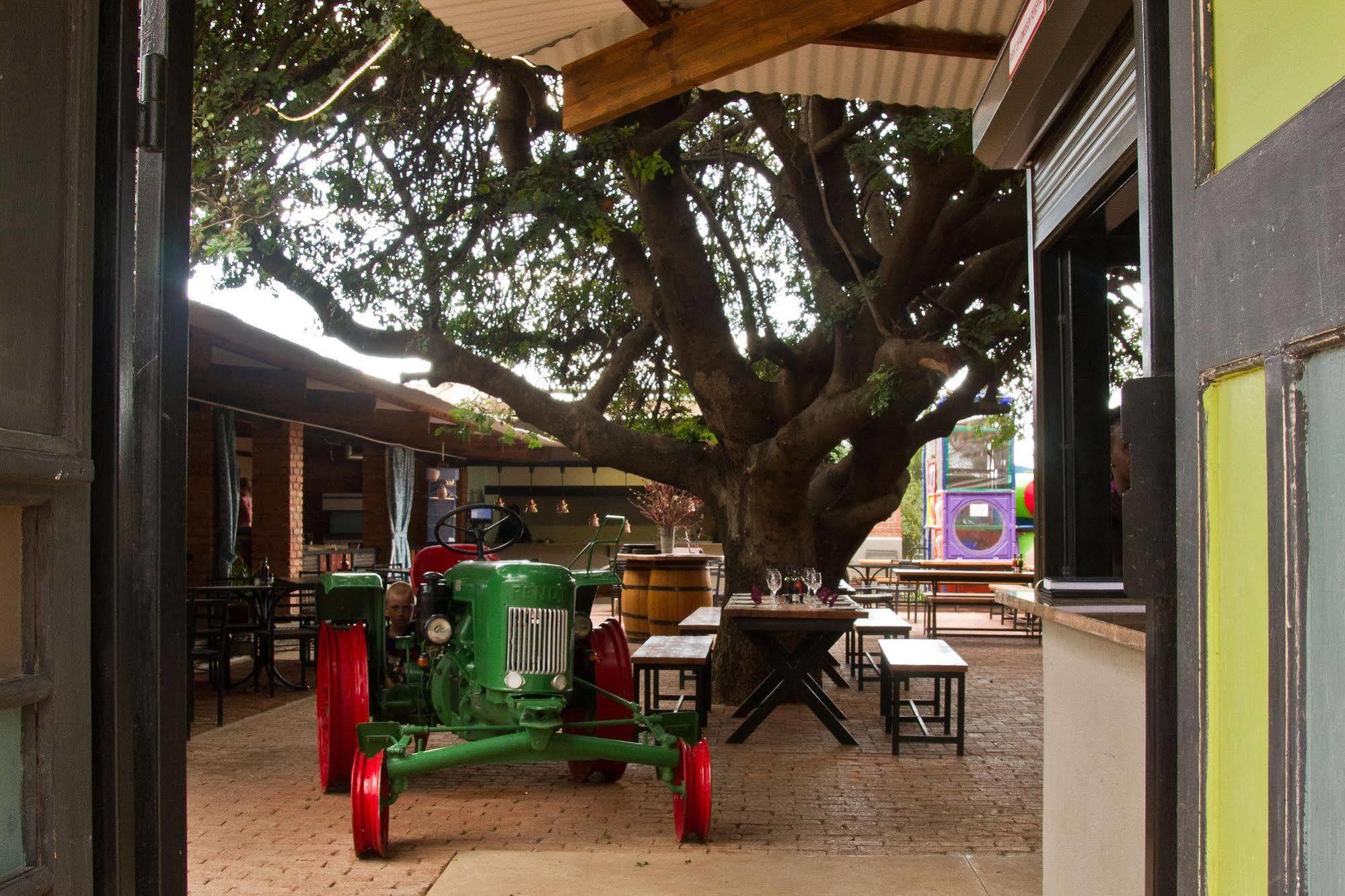 Casa Forno Country Hotel Otjiwarongo Dış mekan fotoğraf